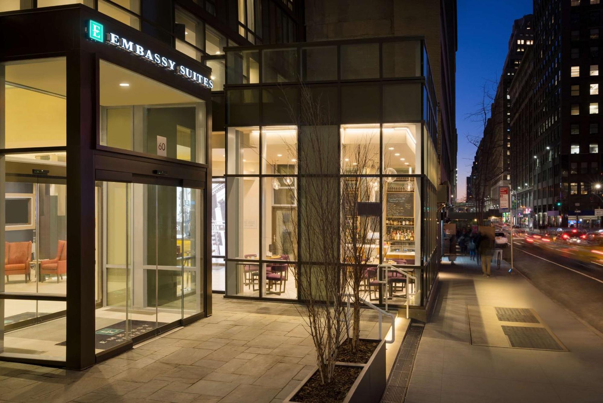 Embassy Suites By Hilton New York Manhattan Times Square Exteriér fotografie